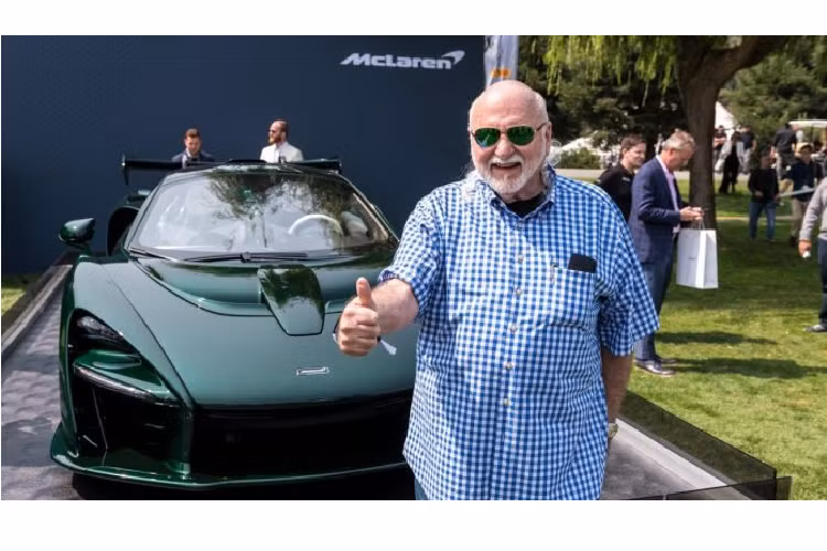 Cuối cùng phải kể đến chiếc Porsche 918 Spyder mang trên mình màu xanh Acid Green.