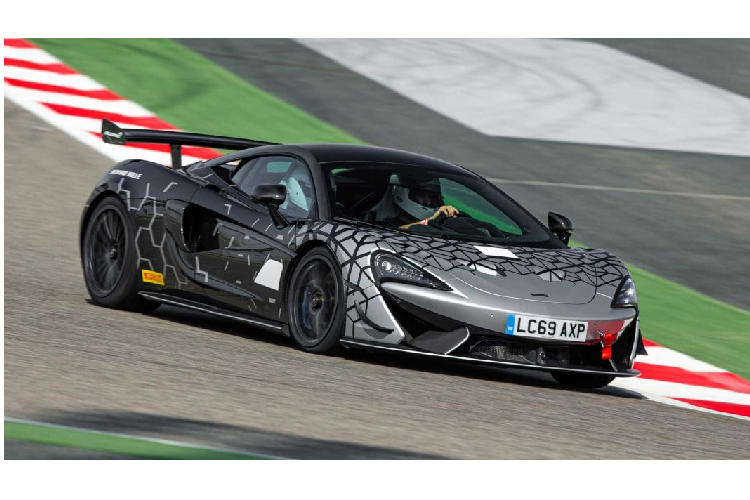 Hãng cho biết bộ vỏ đua sẽ có diện tích tiếp xúc mặt đường lớn hơn 8% so với vỏ tiêu chuẩn. Đây cũng là lần đầu tiên, Mclaren trang bị cho xe của mình bộ mâm 19 inch / 20 inch (trước / sau) được phát triển đặc biệt có nhằm chuyển đổi giữa hai loại lốp mà không cần phải can thiệp vào các chi tiết cơ khí của hệ thống treo.