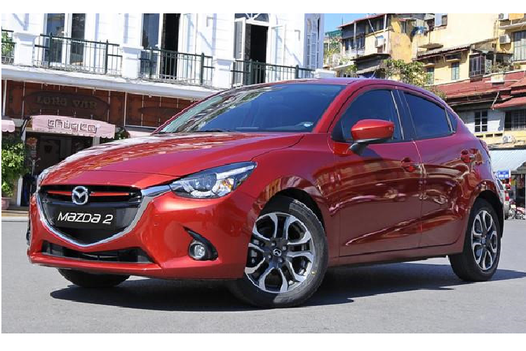 Mazda2 2019 được nhập khẩu nguyên chiếc từ Thái Lan thay vì lắp ráp trong nước như trước đây. Mẫu xe này được phân phối 3 phiên bản sedan có giá từ 509 đến 567 triệu đồng và 4 phiên bản hatchback với giá bán từ 589 đến 607 triệu đồng. Xe được trang bị động cơ xăng 1.5L công suất 109 mã lực, mô-men xoắn 141 Nm. Vẻ ngoài thời trang và trang bị hiện đại, Mazda2 là mẫu xe nhận được nhiều cảm tình của giới trẻ, tuy nhiên doanh số của mẫu xe này không cao.