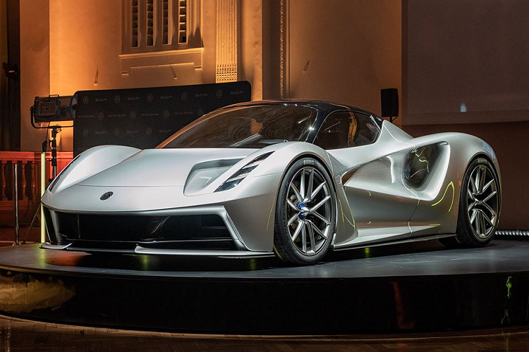 Được coi là một kỳ quan công nghệ trên 2 bánh và có số lượng sản xuất giới hạn chỉ 130 chiếc.