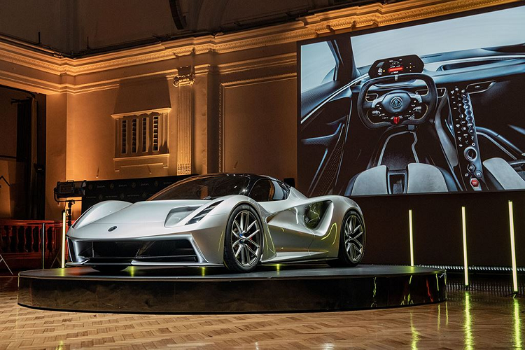 Siêu xe Lotus Evija là chiếc hypercar chạy điện đầu tiên của Anh quốc cũng như của Lotus và đồng thời nó còn là mẫu xe mới đầu tiên của Lotus kể từ khi tập đoàn ôtô Trung Quốc là Geely nắm quyền kiểm soát năm 2017. Tập đoàn này hiện đang nắm trong tay nhiều thương hiệu lớn, như Volvo Cars Group (Volvo Cars và Polestar), Lotus Cars, Proton Cars, LYNK &amp; CO...