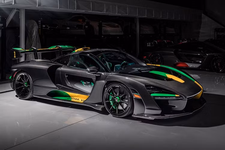 Giá xe McLaren Senna XP giá bán là 1,435 triệu USD, cao hơn nửa triệu USD so với giá bán khỏi điểm của Senna. Tuy nhiên, giá bán này lại khá hợp lý khi ở thời điểm hiện tại, chiếc xe này có giá bán lại ở mức trên 2 triệu USD.