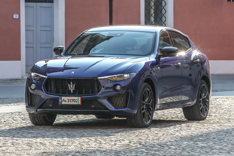 Mẫu Maserati Levante Trofeo mới là một trong các mẫu SUV sử dụng động cơ V8 mới, chiếc còn lại là Levante GTS mạnh 530 mã lực.