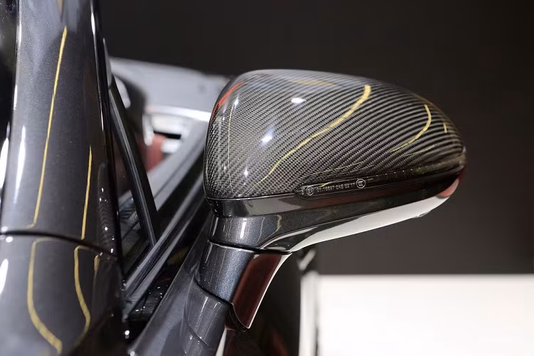 Thêm vào đó, Startech còn khuyên bạn nên sử dụng thêm 2 sản phẩm là bộ đệm giúp thêm 30 mm cho mỗi trục với giá 1.142 Euro (khoảng 30 triệu đồng) và bộ phụ kiện giúp hạ thấp gầm xe với giá 1.404 Euro (khoảng 37 triệu đồng).