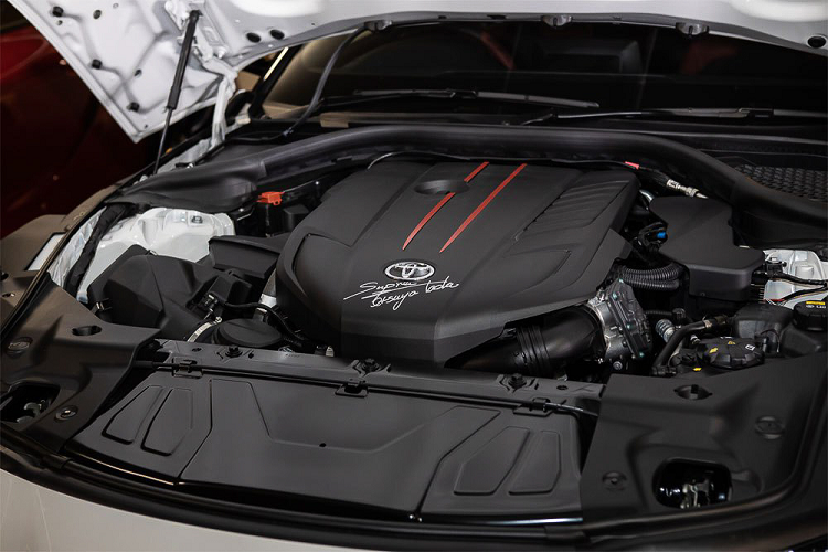 Toyota GR Supra 2020 được trang bị an toàn lên đến 07 túi khí (phía trước, bên hông, rèm và đầu gối người lái), cân bằng điện tử (VSC), kiểm soát lực kéo, ABS/BA/EBD. Ngoài ra, A90 còn sở hữu gói an toàn Toyota Supra Safety gồm: cảnh báo tiền va chạm, chệch làn đường, kiểm soát hành trình thích ứng, cảnh báo điềm mù, cảnh báo phương tiện cắt ngang khi lùi,…