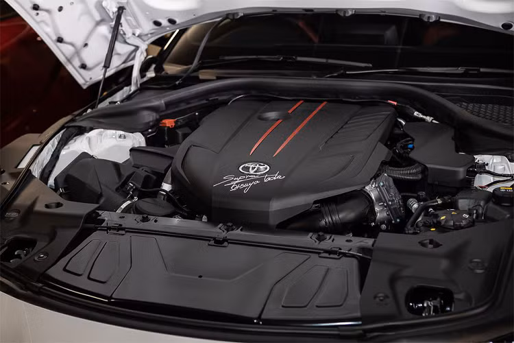 Toyota GR Supra 2020 được trang bị an toàn lên đến 07 túi khí (phía trước, bên hông, rèm và đầu gối người lái), cân bằng điện tử (VSC), kiểm soát lực kéo, ABS/BA/EBD. Ngoài ra, A90 còn sở hữu gói an toàn Toyota Supra Safety gồm: cảnh báo tiền va chạm, chệch làn đường, kiểm soát hành trình thích ứng, cảnh báo điềm mù, cảnh báo phương tiện cắt ngang khi lùi,…