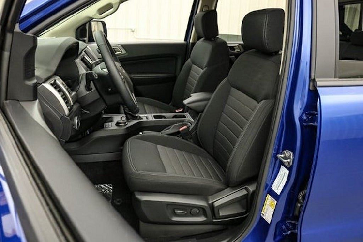 Với toàn bộ các trang bị trên, giá bán Ford Ranger Baja đắt hơn các phiên bản Ranger thường khoảng 10.000 USD (tương đương 233 triệu đồng).