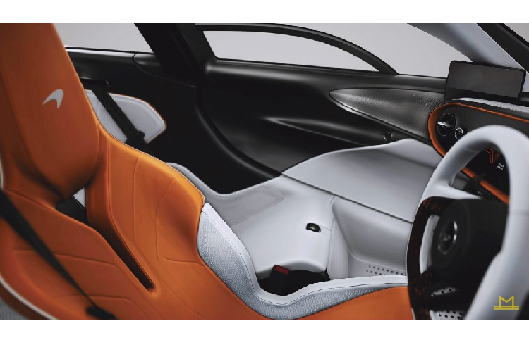 Màu cam sẽ làm chủ đạo ở ghế giữa và một phần viền táp-lô trong khi màu trắng sẽ bao bọc gần như phần còn lại của khoang lái, bao gồm hai ghế phụ, vô-lăng cùng bảng táp-lô. Bên cạnh da đến từ Hermes, nội thất của xe cũng được ốp sợi carbon, giống với những chiếc Speedtail khác.