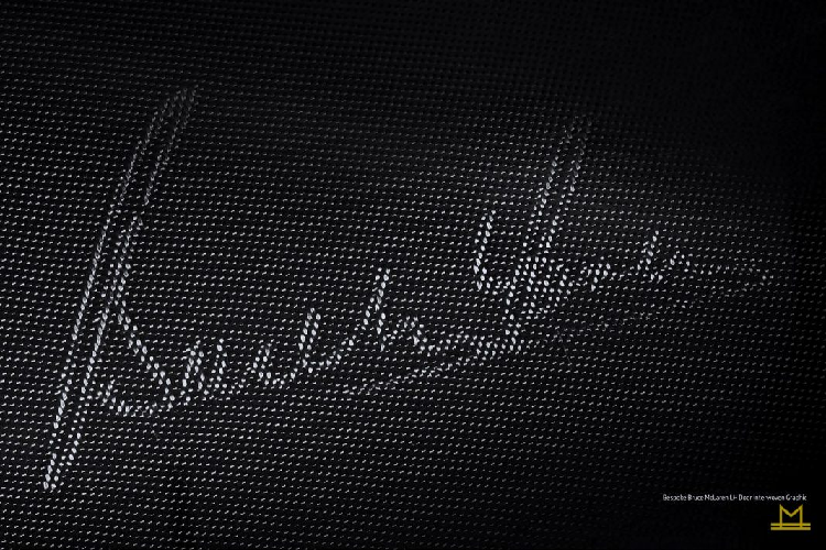 Động cơ này sản sinh công suất cực đại 789 mã lực, kết hợp cùng mô-tơ điện, sản sinh công suất cực đại 1.035 mã lực và có khả năng tăng tốc từ 0-300 Km/h trong vòng 12,8 giây, vận tốc tối đa mà xe đạt được là hơn 400 km/h.