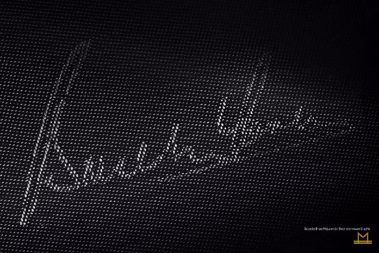 Động cơ này sản sinh công suất cực đại 789 mã lực, kết hợp cùng mô-tơ điện, sản sinh công suất cực đại 1.035 mã lực và có khả năng tăng tốc từ 0-300 Km/h trong vòng 12,8 giây, vận tốc tối đa mà xe đạt được là hơn 400 km/h.