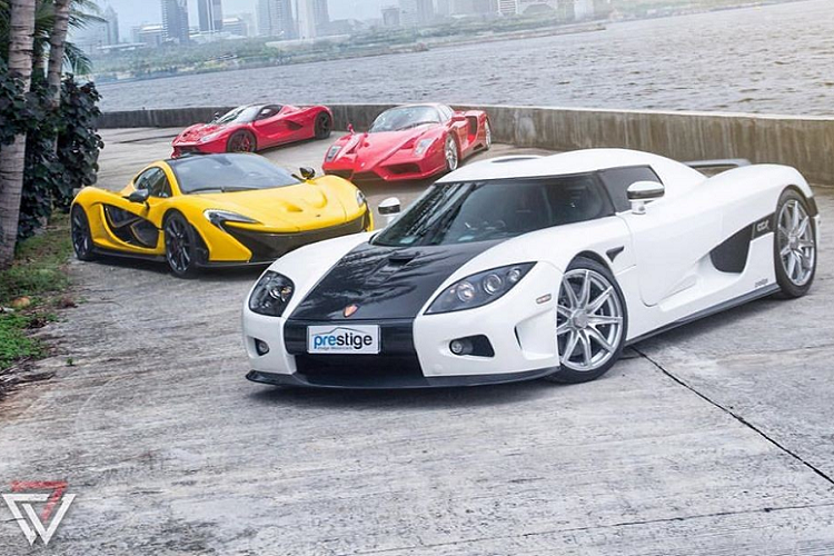 Trong số dàn siêu xe triệu đô đang có mặt ở đất nước Indonesia có 4 cái tên rất thú vị và nổi bật mà các nhà giàu Việt nghe đến đã "thèm nhỏ dãi". Điểm thú vị là bộ tứ siêu xe hypercar đắt đỏ của các đại gia Indonesia này đều được một số đại gia Việt lên danh sách mang về nước nhưng đến cuối cùng, chỉ có mỗi Ferrari Enzo về Việt Nam theo diện tạm nhập tái xuất.