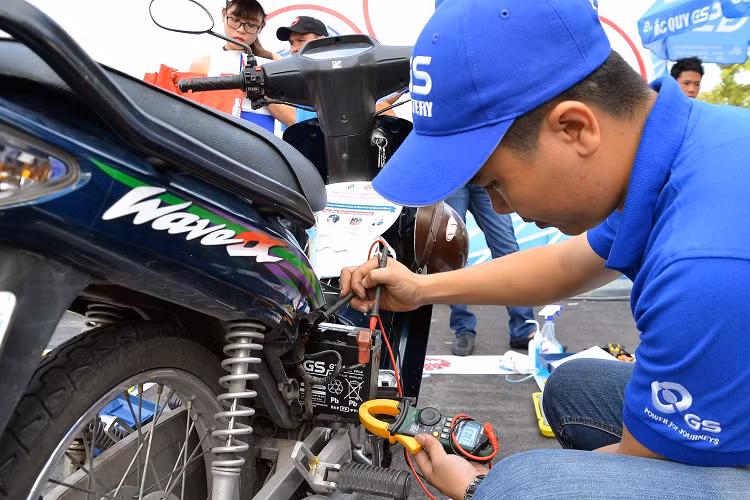 Cach khac phuc hien tuong xe may kho khoi dong-Hinh-2