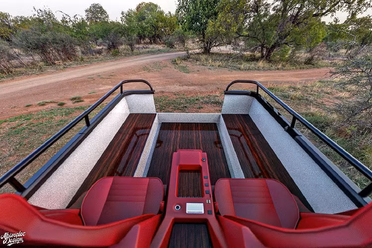 Về phần công nghệ, nếu chiếc xe này thực sự được tạo ra, nó sẽ có trong mình bộ vi sai điện, chống trượt. Cùng với đó, kiểu trục off-road “portal axle” (trục xe nằm cao hơn ổ trục bánh xe) cũng sẽ được trang bị nhằm giúp chiếc xe vận hành tốt hơn trên nhiều điều kiện đường. Động cơ cũng sẽ được nâng cấp.