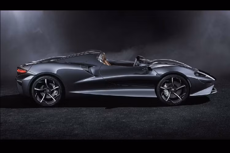 Chiếc “speedster” mang âm hưởng thiết kế hoài cổ này sẽ được Mclaren bàn giao vào cuối năm sau, khi dây chuyền sản xuất của Mclaren Speedtail đóng lại. Mclaren chi sản xuất 399 chiếc Elva với giá bán khởi điểm từ 1,69 triệu USD. Giá bánMcLaren Elva có thể sẽ cao hơn rất nhiều, nhất là khi những khách hàng mua sản phẩm phân khúc “hyper” thường cá nhân hóa chiếc xe dựa trên chương trình MSO.