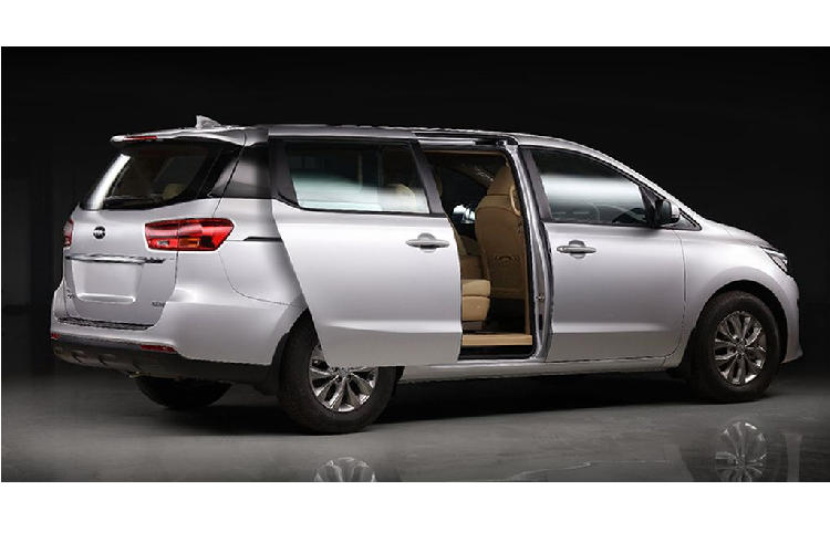 Đi kèm với đó là trang bị hộp số tự động 8 cấp, hệ dẫn động cầu trước và chế độ lái thể thao.