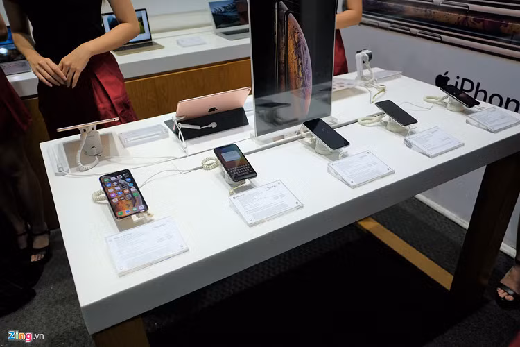 Người Việt dùng đồ Apple bị đối xử bất công hơn Singapore - Hình 4 Nguoi Viet dung do Apple bi doi xu bat cong hon Singapore-Hinh-4