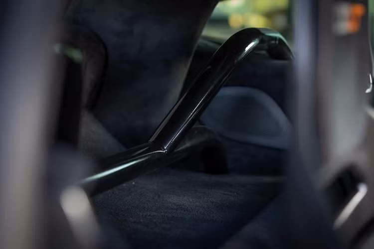 Ra mắt tại Goodwood Festival of Speed 2018, Mclaren lúc đó công bố kế hoạch sản xuất xe trong vòng một năm với giá bán Mclaren 600LT khởi điểm ở mức 256.600 đô la tại thị trường Mỹ.