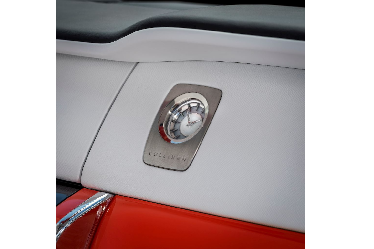 Kể từ khi mở ra quỹ từ thiện Michael Fux Foundation vào năm 2006 tới nay, ông đã quyên góp hàng triệu đô la để cải thiện cuộc sống của những đứa trẻ mắc bệnh hiểm nghèo. Ngoài việc xây dựng Trung tâm gia đình Fux tại Bệnh viện trẻ em Miami, ông Fux và vợ là bà Gloria còn tổ chức nhiều sự kiện mỗi năm để duy trì trung tâm và đem tới niềm vui cho trẻ em. Bộ sưu tập xe đầy màu sắc được sử dụng tại các buổi gây quỹ để quyên tiền nhằm mang lại lợi ích cho những người cần trợ giúp. 