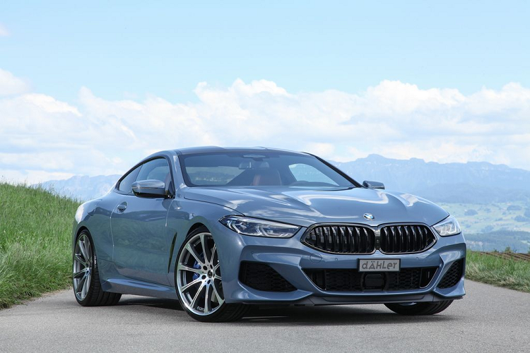 Thông số này đã thực sự đánh bại người anh em BMW M8 Competition mới (với 616 mã lực và 750 Nm mô men xoắn), đem lại cho M850i khả năng tăng tốc từ 0 lên 100 km/h chỉ trong 3.2 giây, nhanh gấp đôi mẫu xe nguyên bản.