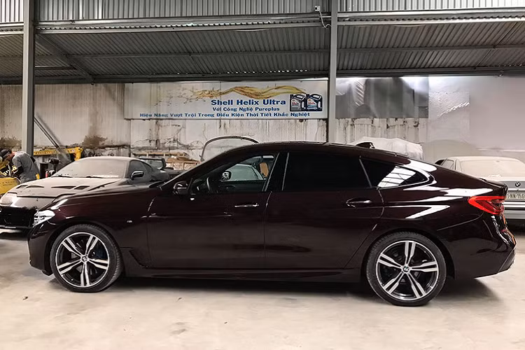 Ra đời từ năm 2017, BMW 6-Series Gran Turismo 2018 (G32) có nhiệm vụ thay thế cho mẫu 5-Series GT đã bị hãng xe Đức khai tử vì doanh số khiêm tốn.