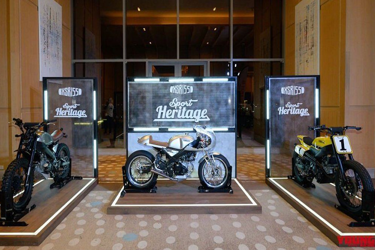 Vừa qua tại Thái Lan, mẫu môtô phân khối nhỏ Yamaha XSR155 mới đã chính thức được ra mắt, trở thành dòng xe XSR thứ 3 và cũng là nhỏ nhất trong bộ sản phẩm hoài cổ Sport Heritage của hãng xe Nhật Bản. Để chứng minh điều này, Yamaha đã trưng bày 3 bản độ XSR155 ngay trong lễ ra mắt chiếc xe. 
