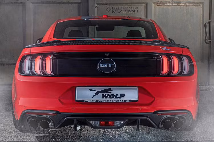 Nhờ bộ siêu nạp này, chiếc xe giờ đây đã có công suất cực đại lên đến 735 mã lực, tăng 275 mã lực so với xe nguyên bản cùng 880 Nm mô-men xoắn.