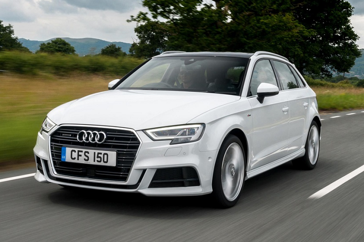 8. Audi A3: Đây là đứa con thứ 3 trong gia đình Volkswagen góp mặt trong danh sách này bên cạnh Golf và Leon. A3 là mẫu xe rất ăn khách với khoảng 10 triệu xe xuất xưởng mỗi năm. Mẫu hatchback của Đức có các phiên bản động cơ xăng TFSI và diesel TDI tiết kiệm nhiên liệu, chi phí sở hữu thấp. 