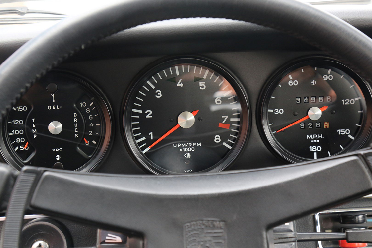 Bảng đồng hồ xe Porsche 911 Carrera RS 2.7 1973