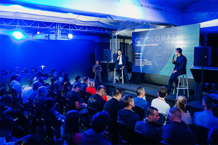 VinSmart chao san Nga voi 4 mau smartphone moi-Hinh-2