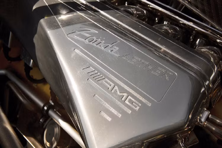 Đây là con số nằm ngoài dự đoán khi mà trước đó, trong một cuộc đấu giá công khai hiếm hoi (lần gần đây nhất cách đây 7 năm) một chiếc Zonda Riviera "chỉ" bán được với giá 5,5 triệu USD (hơn 127 tỷ đồng).