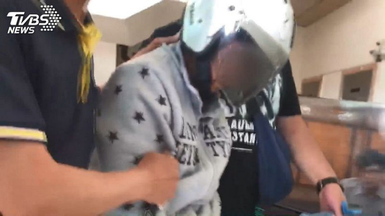 Nhan vien quet don giet nu sinh vi ham hiep khong thanh-Hinh-2