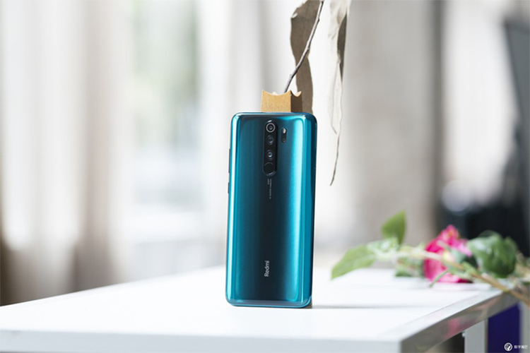 Thương hiệu con của Xiaomi là Redmi ngày hôm nay đã chính thức trình làng bộ đôi Redmi Note 8 và Redmi Note 8 Pro mới với khá nhiều thay đổi trong thiết kế và cấu hình phần cứng. Trong khi phiên bản Redmi Note 8 tiêu chuẩn có nâng cấp không đáng kể so với thế hệ tiền nhiệm thì phiên bản Pro đánh dấu một bước thay đổi ngoạn mục của Redmi trong dòng Redmi Note tầm trung của mình.