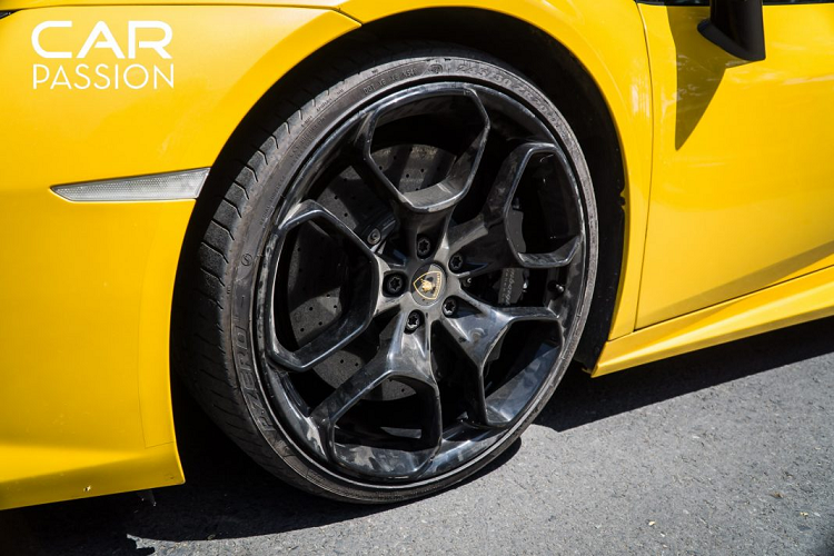 Nguyên bản, Lamborghini Huracan sử dụng động cơ V10 hút khí tự nhiên, dung tích 5.2 lít sản sinh công suất cực đại 601 mã lực và tối đa 560 Nm mô-men xoắn. Sức mạnh được truyền đến bốn bánh xe thông qua hộp số ly hợp kép 7 cấp.