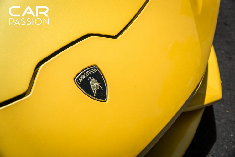 Gói độ này nâng cấp phần cản trước hầm hố hơn, cản sau lớn, nắp máy sợi carbon. Bên trong, nội thất cũng được ốp carbon tại bệ cửa, ốp cửa và trên bảng táp-lô. Bên cạnh gói độ này, xe cũng từng được trang bị bộ mâm đến từ Vossen.