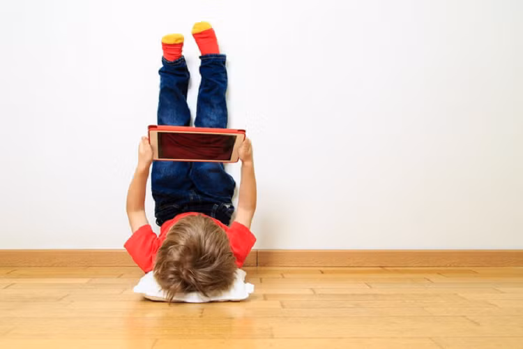 Tai sao YouTuber Khoai Lang Thang bi tat kiem tien?-Hinh-3