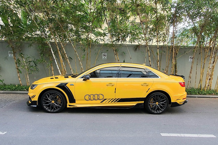 Nằm bên dưới cản hậu còn có thêm một cánh gió bằng sợi carbon của hãng Karbel.