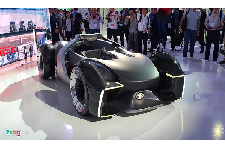 Toyota cho biết trải nghiệm lái xe trong tương lai sẽ rất khác. Dù xe tương lai sẽ theo hướng điện hóa và tự động, nhưng không có nghĩa xe thể thao phải theo hướng đó.