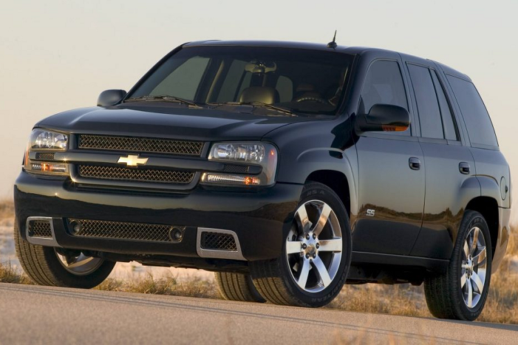 Trên thực tế, mẫu xe SUV Chevrolet TrailBlazer “mới” đã từng được giới thiệu tại triển lãm ôtô Thượng Hải 2019 diễn ra vào đầu năm nay, bên cạnh một chiếc crossover hạng B được gọi với tên Tracker. Chúng đều có kiểu dáng khá cầu kỳ với những đường nét chi tiết sắc sảo và kích thước chỉ chênh lệch nhau đôi chút.