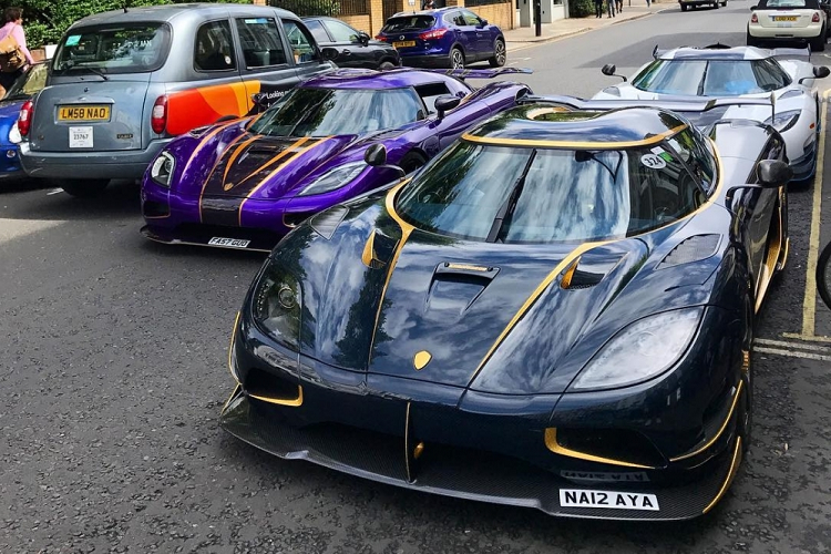 Chiếc Koenigsegg Agera RS Naraya vẫn sử dụng khối động cơ V8, tăng áp kép, dung tích 5.0 lít, sản sinh công suất tối đa 1.160 mã lực và mô-men xoắn cực đại 1.280 Nm. "Trái tim" này giúp Agera RS Naraya tăng tốc từ vị trí xuất phát lên 100 km/h chỉ trong thời gian 2,5 giây trước khi đạt vận tốc tối đa 400 km/h.