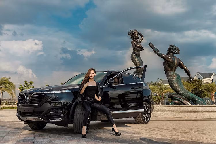 Lux SA 2.0 mới được hãng xe ôtô VinFast tung ra thị trường cách đây chưa lâu và có giá bán lẻ trong tháng 8 này từ 1,4 tỷ đồng.