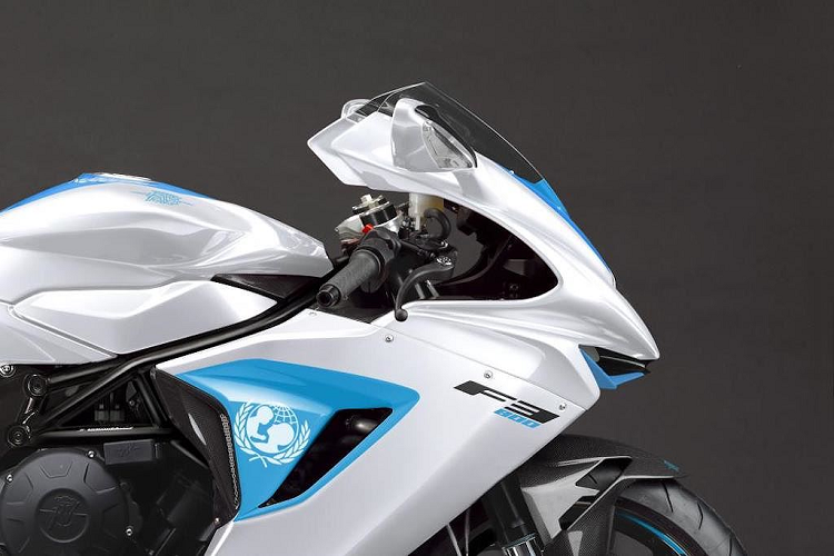 Để dễ so sánh, giá bán khởi điểm của một chiếc F3 800 ở Mỹ hiện là 24.000 USD - như vậy phiên bản đặc biệt UNICEF đã có giá đắt hơn tới 4,6 lần. Tuy nhiên, giá trị của chiếc xe không chỉ nằm ở dàn vỏ sơn đặc biệt, mà ở việc nó đem lại điều gì cho trẻ em trên Thế giới.