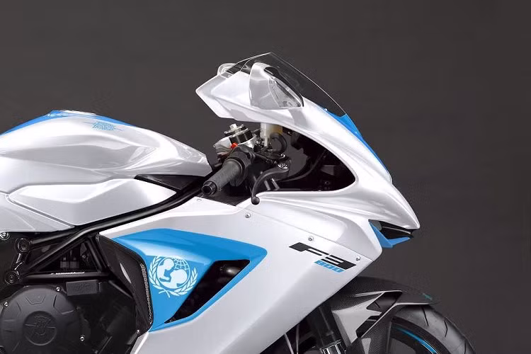 Để dễ so sánh, giá bán khởi điểm của một chiếc F3 800 ở Mỹ hiện là 24.000 USD - như vậy phiên bản đặc biệt UNICEF đã có giá đắt hơn tới 4,6 lần. Tuy nhiên, giá trị của chiếc xe không chỉ nằm ở dàn vỏ sơn đặc biệt, mà ở việc nó đem lại điều gì cho trẻ em trên Thế giới.