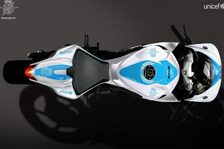 Ông Timur Sardarov - Giám đốc điều hành MV Agusta chia sẻ sau khi chiếc xe được bán: "Tôi rất hạnh phúc khi chiếc F3 800 đặc biệt đã tìm được một khách hàng hào phóng! Mọi mẫu xe của chúng tôi đều được sản xuất thủ công bởi lòng đam mê, tự hào và kinh nghiệm có được trong nhiều năm.