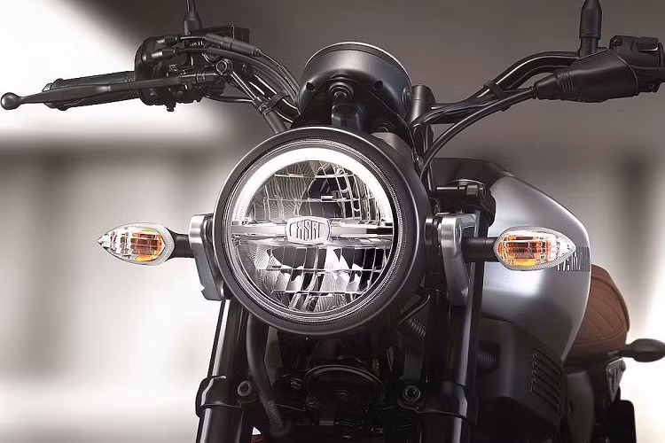 Tuy nhiên Sport Heritage không phải là một dòng sản phẩm dễ tiếp cận, khi mẫu xe nhỏ nhất thuộc series này cũng đã có dung tích máy 400cc (SR400). Điều này đã thay đổi với sự xuất hiện của mẫu xe môtô Yamaha XSR155 .