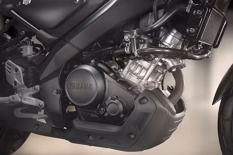 Vừa được Yamaha chính thức ra mắt tại Thái Lan, sự xuất hiện của XSR155 đã chính thức đưa dòng sản phẩm Sport Heritage tới phân khúc mô tô phân khối nhỏ giá rẻ. Giống như các đàn anh XSR900 và XSR700 lần lượt dựa trên cơ sở những mẫu naked bike MT-09 và MT-07, Yamaha đã sử dụng nền tảng của chiếc MT-15 để tạo ra XSR155.