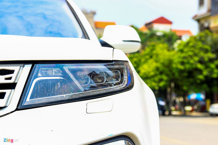 Không gian cốp sau khá rộng. Trên thị trường, tầm tiền 500 triệu đồng là vừa đủ chi phí mua các xe hạng A đời mới như Kia Morning, VinFast Fadil. Nếu muốn xe gầm cao, không gian rộng rãi, người dùng có thể tìm mua một số xe cũ như Ford EcoSport đời 2017 (các hệ thống an toàn tương đương với Zotye T600) hoặc xe chạy động cơ diesel như Ford Everest đời 2009 hoặc Hyundai Santafe đời 2007.