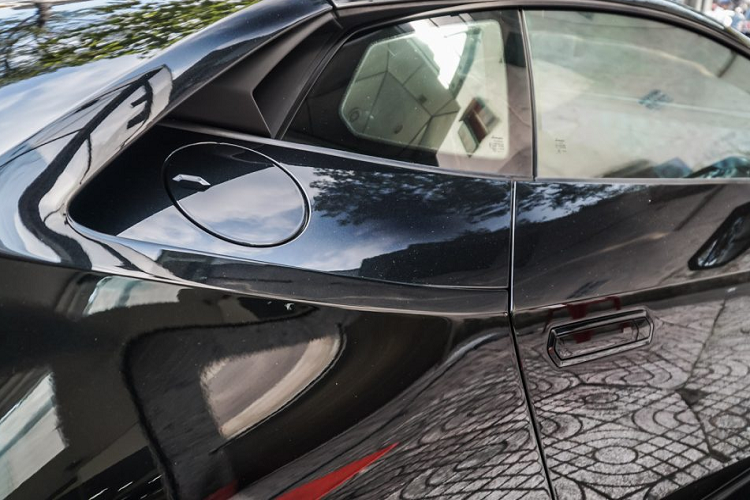 Lamborghini cung cấp cho Huracan ba chế độ lái Strada (Đường phố), Sport (thể thao) và Corsa (đua). Mỗi chế độ sẽ tối ưu hóa hệ thống truyền động của từng cầu xe, độ đầm của vô-lăng và phân phối lực kéo tới từng bánh xe.