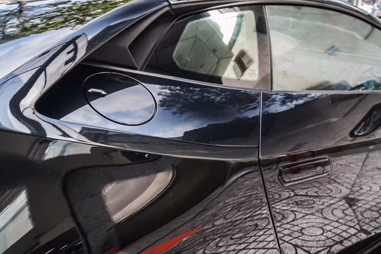 Lamborghini cung cấp cho Huracan ba chế độ lái Strada (Đường phố), Sport (thể thao) và Corsa (đua). Mỗi chế độ sẽ tối ưu hóa hệ thống truyền động của từng cầu xe, độ đầm của vô-lăng và phân phối lực kéo tới từng bánh xe.