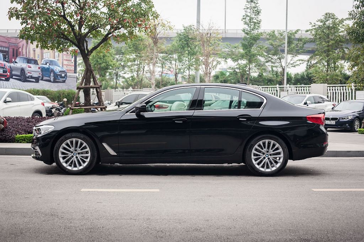 Trong khi đó E-Class 2019 là bản nâng cấp của đời E-Class thứ 5, vốn đã ra mắt lần đầu từ năm 2016.