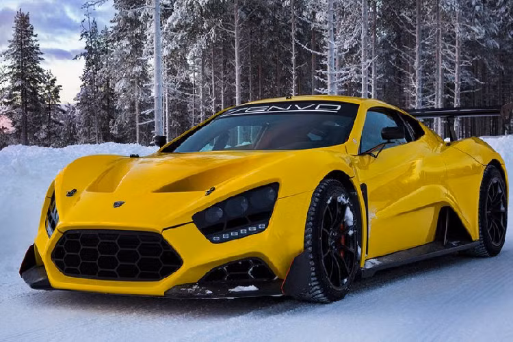 Zenvo TS1-GT là siêu xe được sản xuất nhân kỷ niệm sinh nhật 10 năm của hãng xe thể thao quy mô nhỏ Zenvo, có trụ sở tại Đan Mạch. Zenvo TS1-GT trang bị động cơ V8 5.8 lít mạnh mẽ với hệ thống siêu nạp đôi cho phép xe đạt công suất kinh ngạc 1.100 Nm tại vòng tua máy không đổi. Khi được chạy trên đường đua TS1 GT có thể tăng tốc từ 0 – 100 km/h chỉ trong 2,8 giây trước khi đạt tốc độ tối đa giới hạn điện tử 375 km/h.